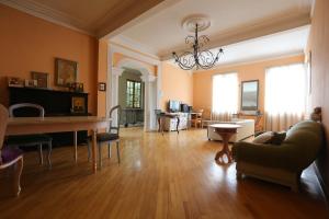 Predel za sedenje v nastanitvi Guest House One Two Three