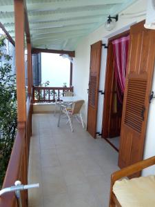 A balcony or terrace at Pansion Matoula