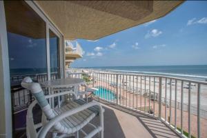 Gallery image of DIRECT OCEANFRONT NO-DRIVE BEACH CONDO in Daytona Beach