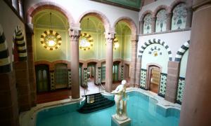 Bazén v ubytování Mokni's Palais Hotel & SPA nebo v jeho okolí