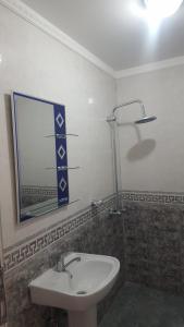 Hotel Cruise tesisinde bir banyo