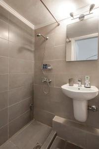 Kúpeľňa v ubytovaní Aristotelous Square Luxury Studio