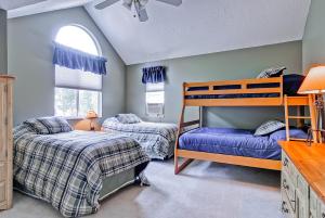 Двухъярусная кровать или двухъярусные кровати в номере Oaks at Wasatch #7