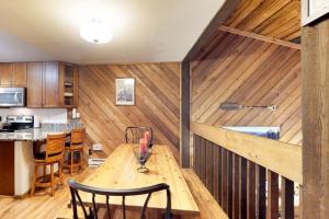 Gallery image of Huntington Lake Condo 12 in Lakeshore