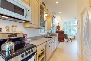 Köök või kööginurk majutusasutuses Saratoga Passage Bungalow