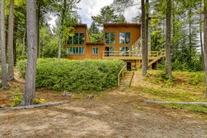 a house in the woods with trees at Private Contemporary in Chestertown