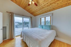 Gallery image of 37 Ocean Bay Blvd in Ocean Bay Park