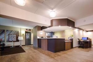 an empty lobby of a fast food restaurant at Best Western Plus Ottawa Kanata Hotel and Conference Centre in Ottawa