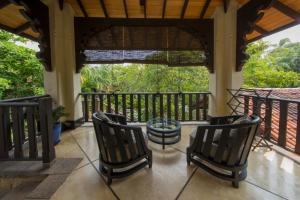 Ban công/sân hiên tại Sergeant House Boutique Villa & Private Beach