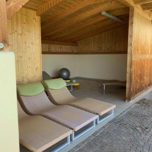 Posedenie v ubytovaní Emily Elisa Traum Ferienwohnung mit atemberaubenden Seeblick