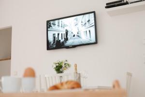 TV a/nebo společenská místnost v ubytování Traditional Apartments Vienna TAV - City