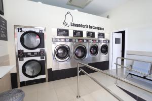 Fotografie z fotogalerie ubytování Hostal la Campana v destinaci La Línea de la Concepción + 37 fotografií