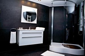 Koupelna v ubytování Hotel Bellaria + 23 fotografií