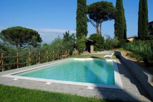 The swimming pool at or close to "Alle Montanine" Villa Poggio