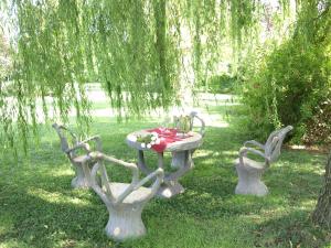 A garden outside Hotel Fondo Catena