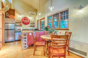 Fotografie z fotogalerie ubytování Creekside Guest Cottage v destinaci Moab