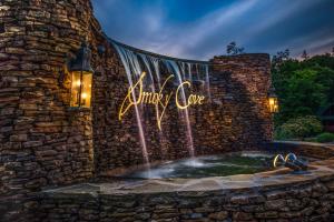 Gallery image of Mystic Falls Lodge in Waldens Creek