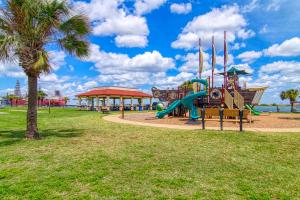 Children's play area sa Seaside Pearl