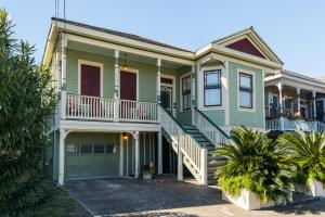 Gallery image of Victorian Galveston House in Galveston