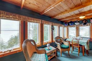 Posezení v ubytování Split Rock Cottage