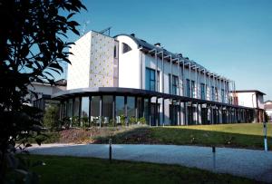The building in which az apartmanhoteleket is located