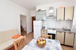 Kuchyňa alebo kuchynka v ubytovaní Apartments Brico