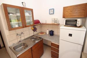 Kuchnia lub aneks kuchenny w obiekcie Apartments Saša - pets friendly!
