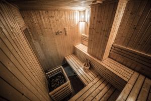 查龙Hivetel的相册照片