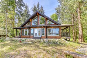 Gallery image of Cascade Mountains View in Sunny Shore Acres