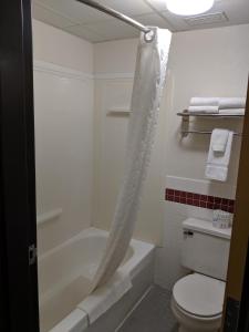 Bagno di Boarders Inn and Suites by Cobblestone Hotels - Ripon