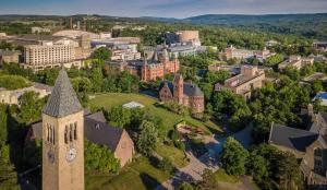 Nespecifikovaný výhled na destinaci Ithaca nebo výhled na město při pohledu z hotelu