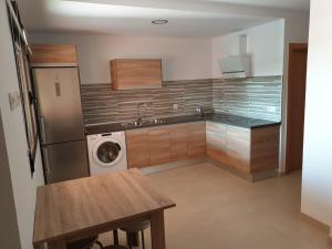 Kuchyňa alebo kuchynka v ubytovaní Edificio Bentejui 1 + 5 fotografií