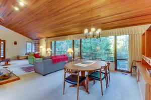 Fotografie z fotogalerie ubytování Sleeping Raven Woodland Retreat v destinaci Port Angeles
