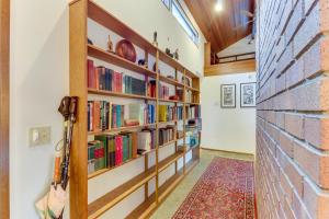 Η βιβλιοθήκη της παραθεριστικής κατοικίας