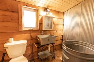 A bathroom at Meramec River Resort