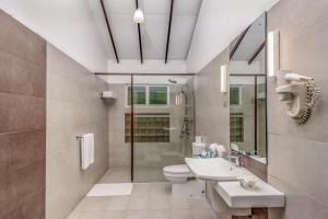 Ένα μπάνιο στο Amethyst Resort Passikudah