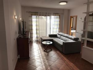 TV a/nebo společenská místnost v ubytování Apartamento amplio y tranquilo con vistas