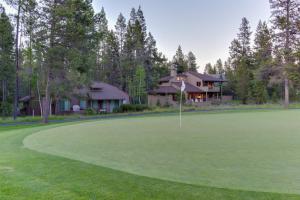 Gallery image of 3 Fir Cone Lane in Sunriver