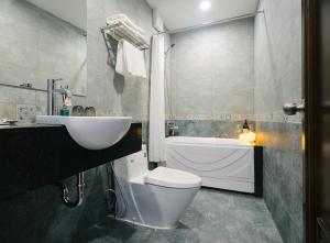 Koupelna v ubytování La Palm Hotel