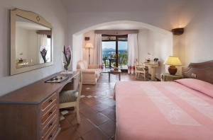 Gallery image of Hotel La Bisaccia in Baja Sardinia