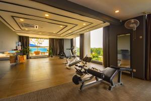 Fitness centrum a/nebo fitness zařízení v ubytování Kinta Riverfront Hotel & Suites
