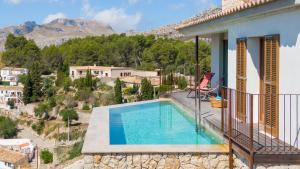 The swimming pool at or close to Can jordi
