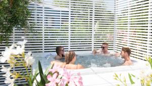 Gallery image of Vacanze Glamping Boutique in San Felice del Benaco