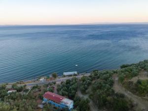 Vue panoramique sur l'établissement Assos Yalı Butik Otel Beach