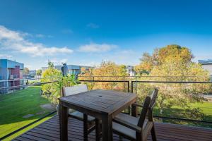 Balkón nebo terasa v ubytování 3 Bedroom Townhouse - Pool and Tennis Court Access