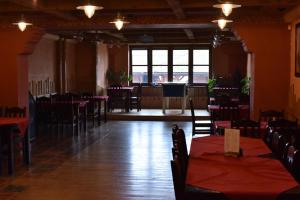 Restoran või mõni muu söögikoht majutusasutuses Hotel Trilobit