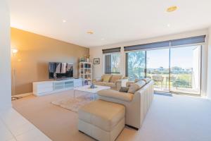 Gallery image of Stylish 3 Bedroom Townhouse - Free Parking in Torquay