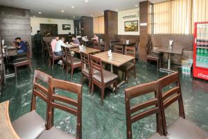 Restaurace v ubytování Hotel Lucky Goregaon