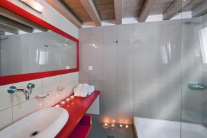 Bilik mandi di Hotel Nefeli