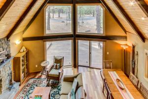 Zona de estar de Black Butte Ranch: Spring Home 6